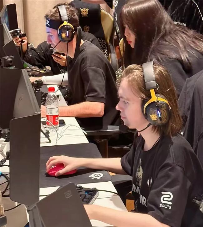 【赛后战报】有惊无险！ JD Gaming 2：1战胜FPX拿到组内赛首胜